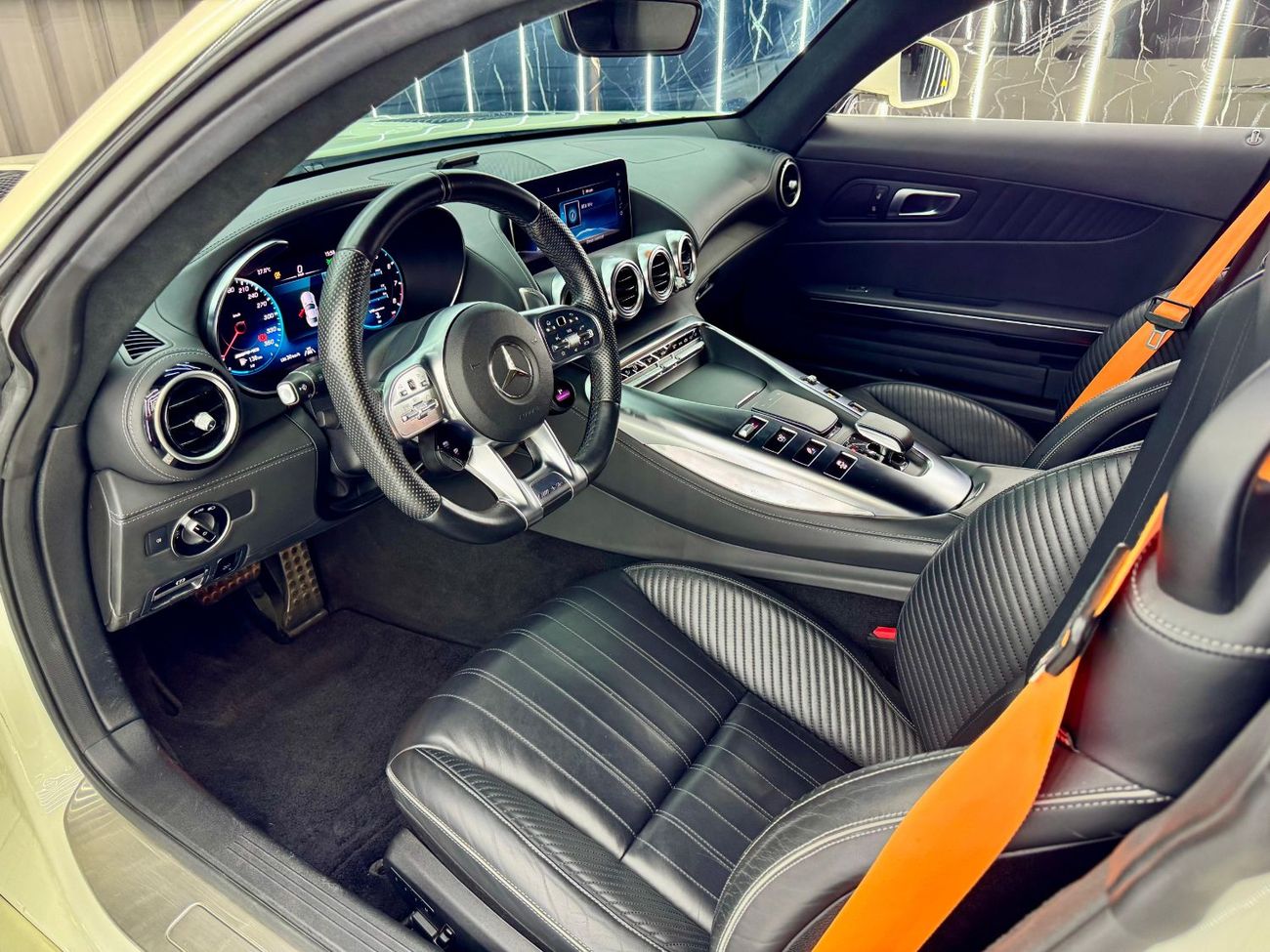 مرسيدس بنز AMG GT