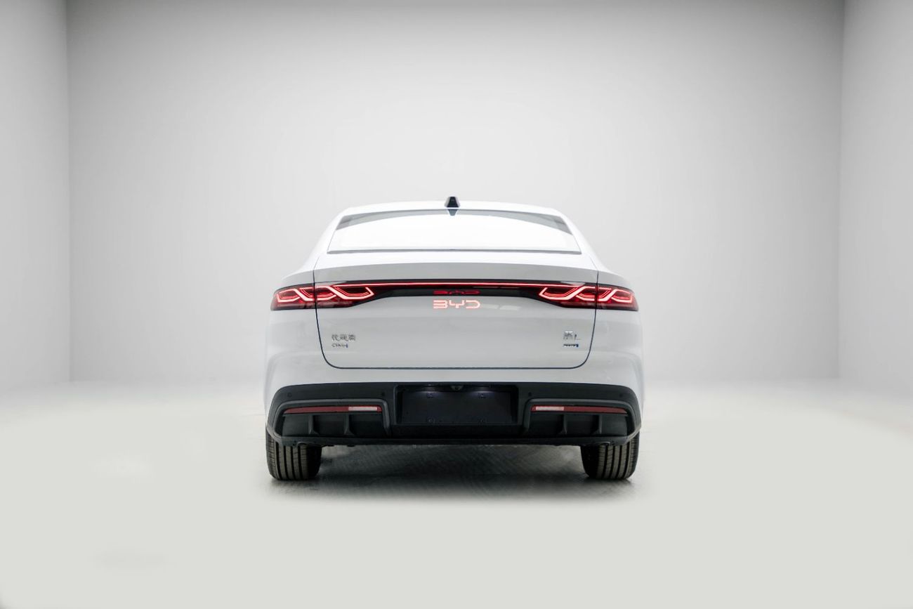 BYD Qin L DM-i ID Superior 1.5L - White Inside Grey | Export Only