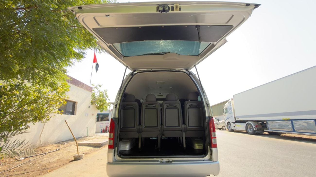 Toyota Hiace 14 SEATER | 2016 | 3.0 DIESEL ENGINE | RHD | 2WD | AUTOMATIC TRANSMISSION