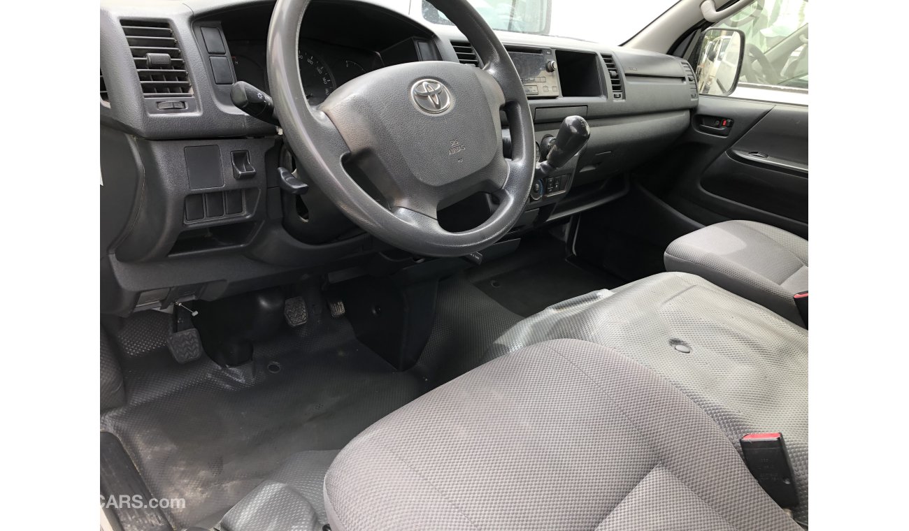 Toyota Hiace Toyota Hiace Midroof 15 seater,model:2015.Excellent Condition