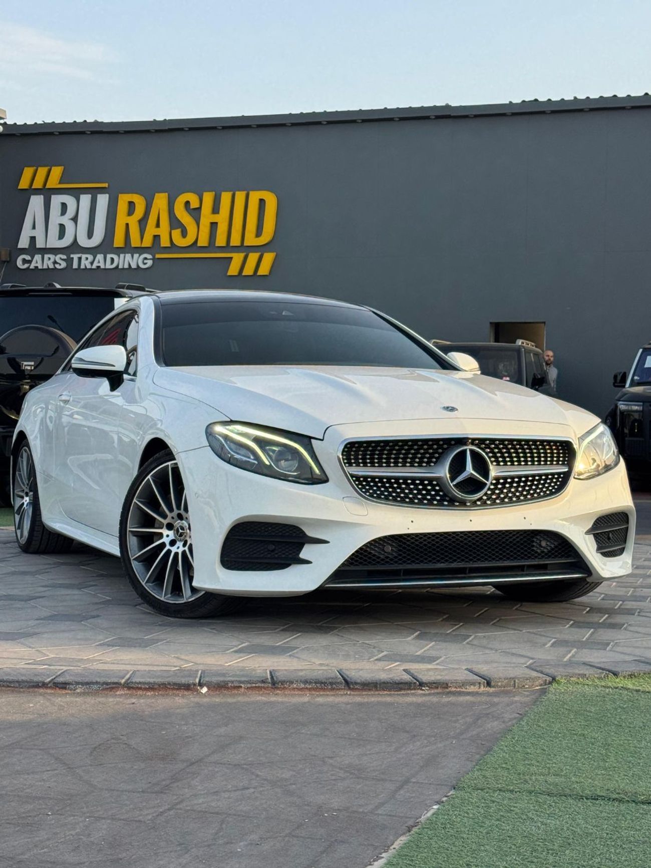 مرسيدس بنز E200