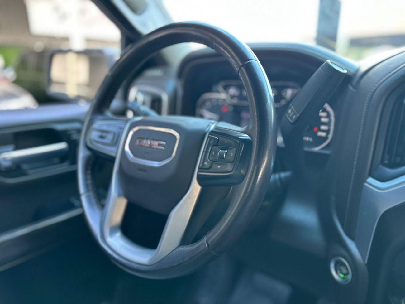 GMC Sierra 2.7T SLE Crew Cab (FWD)