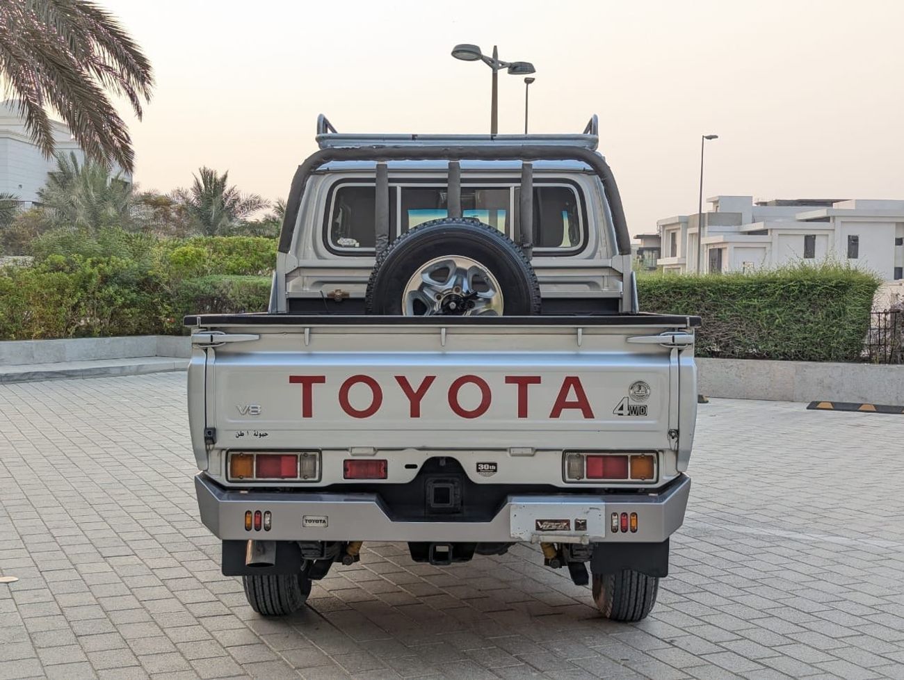 تويوتا لاند كروزر بيك آب Double Cabin 4.5L