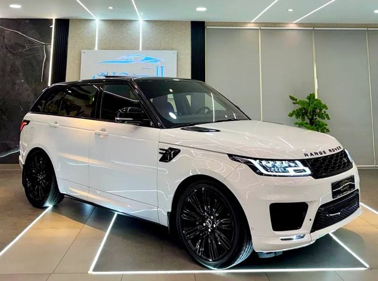 Land Rover Range Rover Sport AUTOBIOGRAPHY V8 || RED INT || TOP RANGE || GCC || ACCIDENTS FREE || LOW MILEAGE