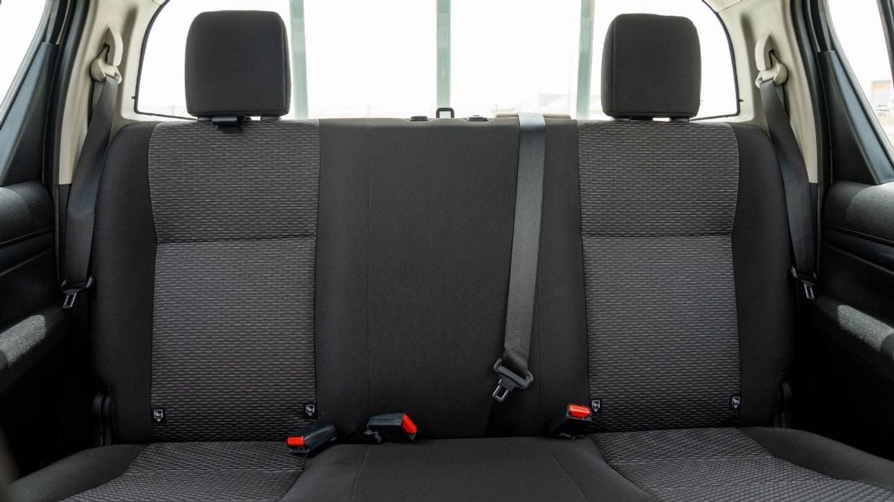 Toyota Hilux Toyota Hilux 2.4L Diesel Manual Power window  2025