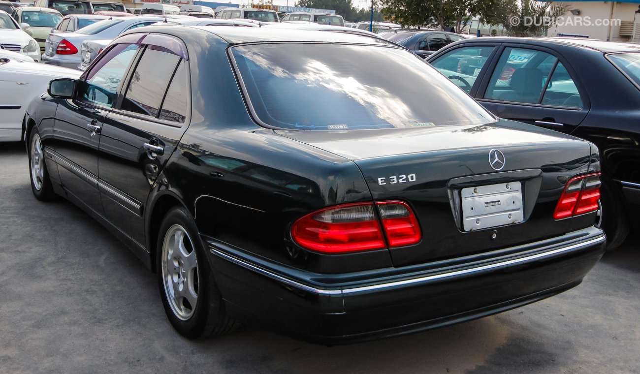 Mercedes-Benz E 320