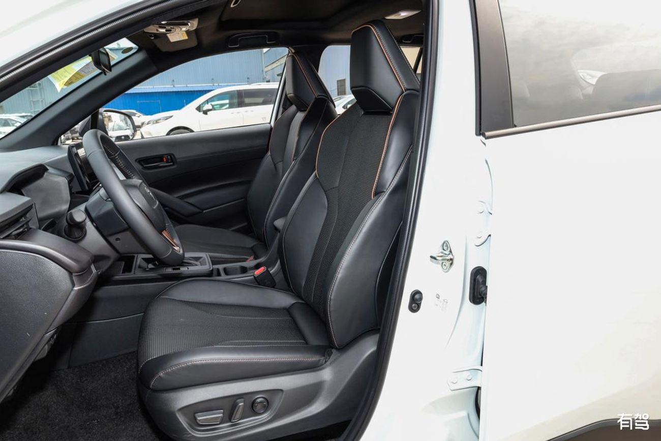 تويوتا كورولا كروس Toyota/COROLLA CROSS/TCC05 2.0L Deluxe Hybrid AT