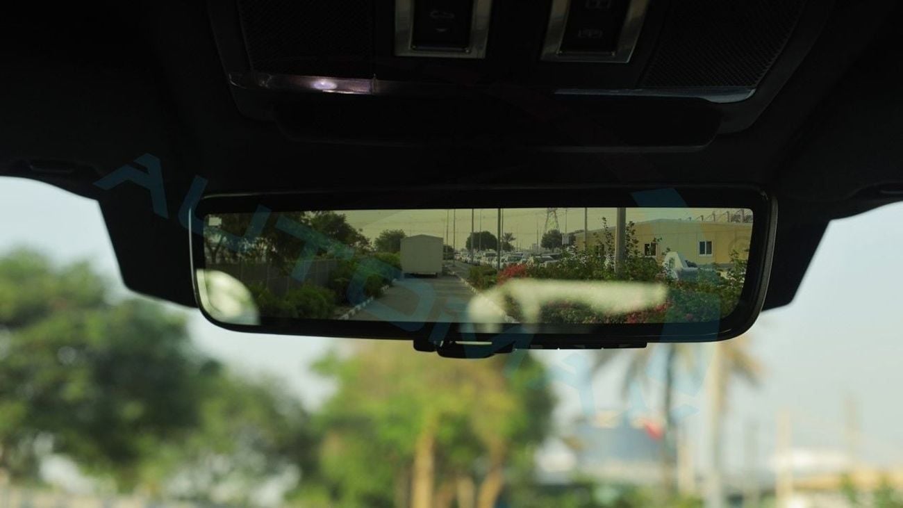 لاند روفر ديفندر 110 X-Dynamic SE P400e Plug-in Hybrid 2025 With 5 Years Or 200,000 Km Warranty