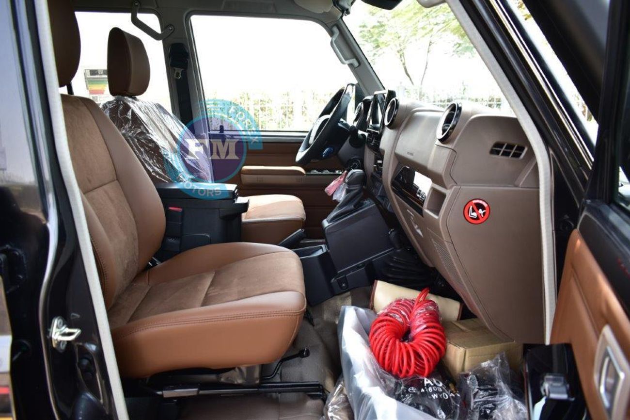 تويوتا لاند كروزر بيك آب 79 Double Cab 40th Anniversary LX-Z 2.8L Diesel Automatic