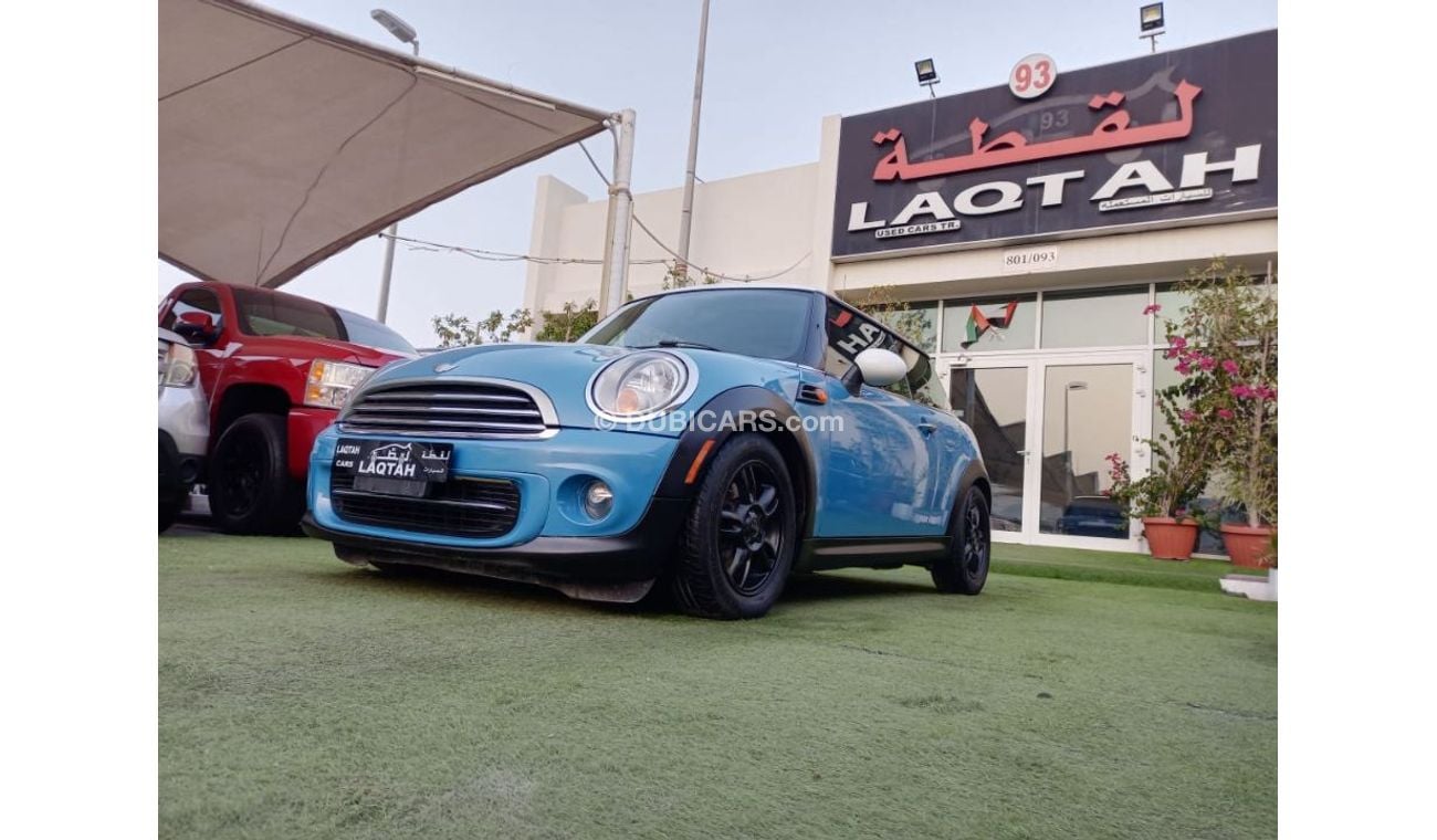 Mini Cooper 1600 CC, model 2013, panorama, leather, automatic, cruise control, central lock, in excellent condit