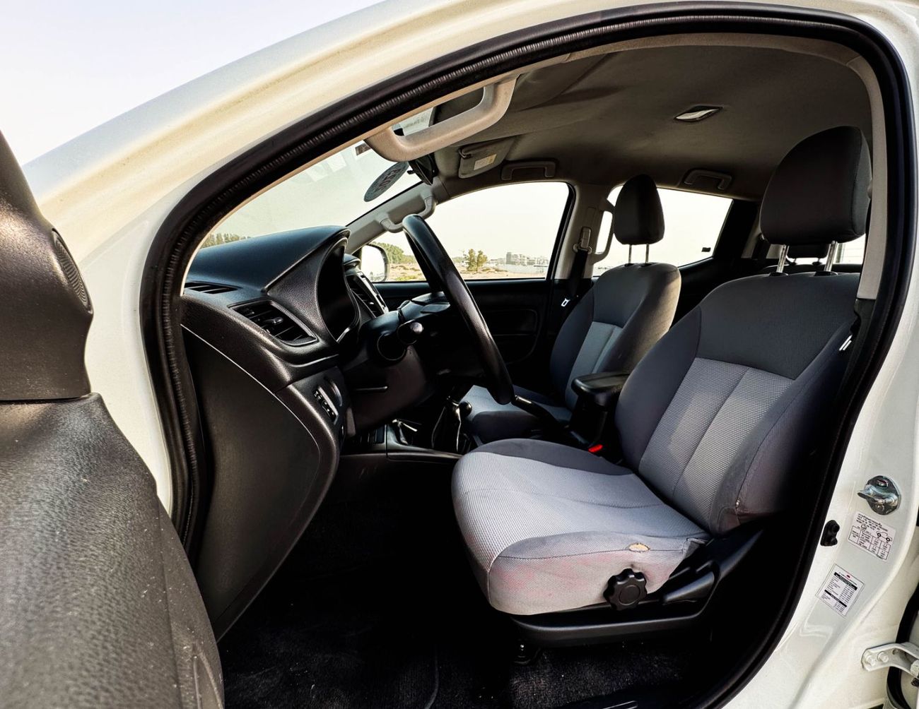 ميتسوبيشي L200 ميتسوبيشي L200 موديل 2023 دفع رباعي خليجي 2.4 لتر بحالة ممتازة بدون حوادث 1008 شهرياً