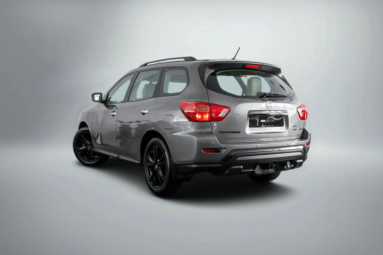 Nissan Pathfinder Midnight Edition 3.5L