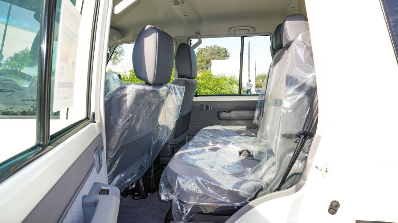 Toyota Land Cruiser 70 ECT0065 - Toyota Land Cruiser Hardtop 5 Doors - 4.0L Petrol Manual - White (With Snorkel)