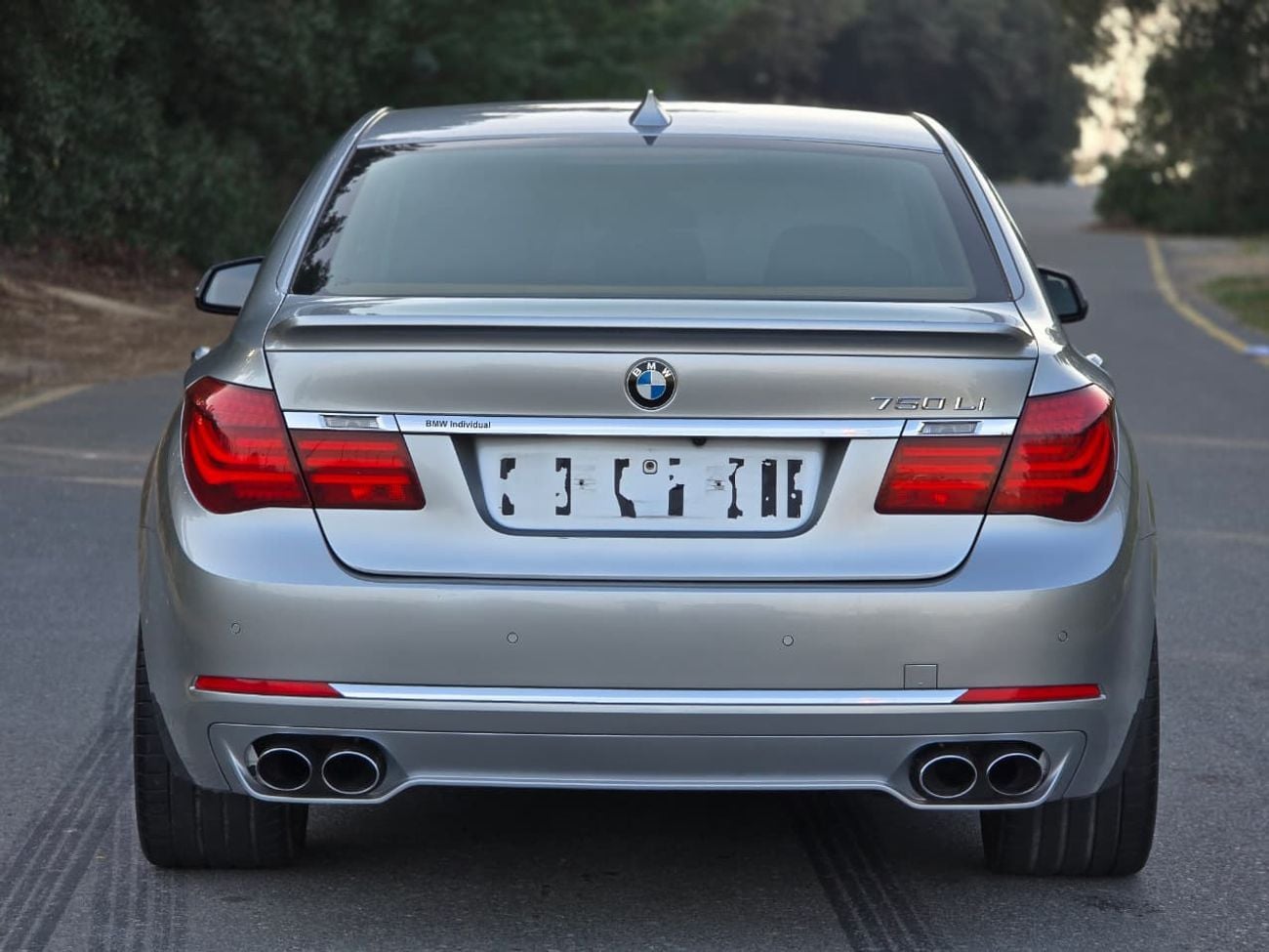 بي أم دبليو 750Li Luxury 4.4L (443 HP)