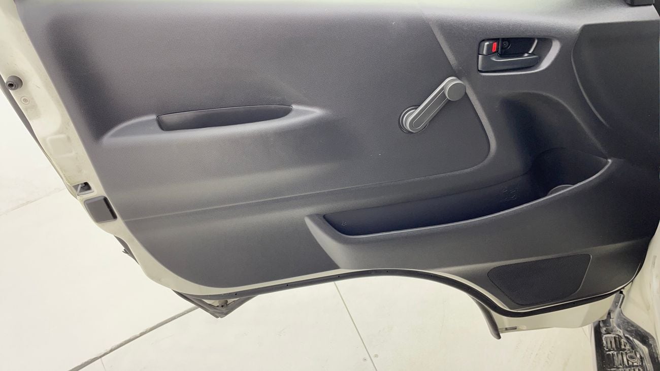 تويوتا هاياس GL STANDARD ROOF PANAL VAN 2.7 | بدون دفعة مقدمة | اختبار القيادة في المنزل