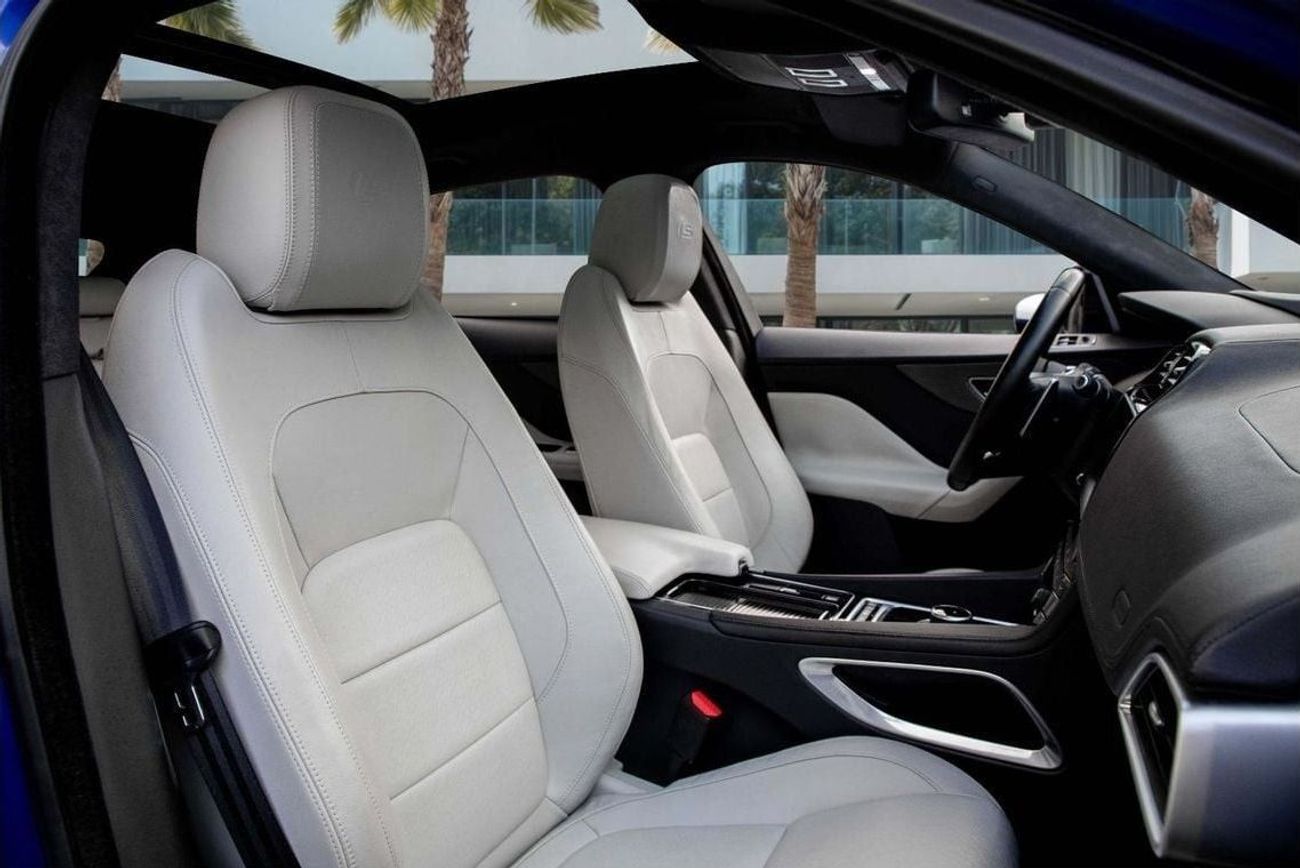 جاكوار F بيس S AWD  | 2,850 P.M (4 Years)⁣ | 0% Downpayment | Immaculate Condition!