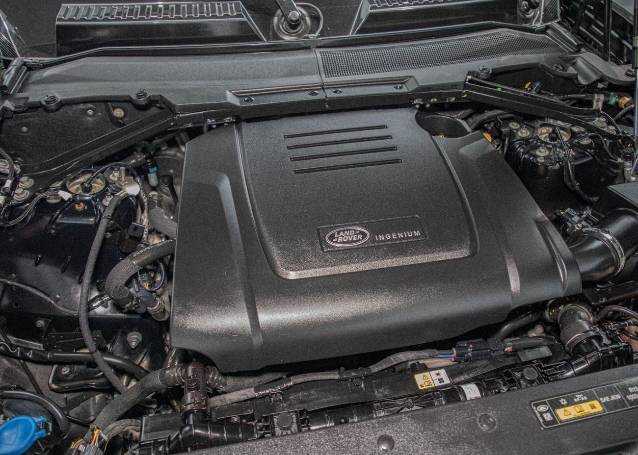 Land Rover Defender P300 90 X-Dynamic SE 2.0L (5 Seater)