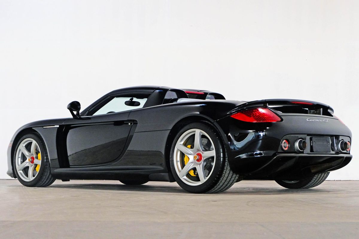 Porsche Carrera GT exterior - Rear Right Angled