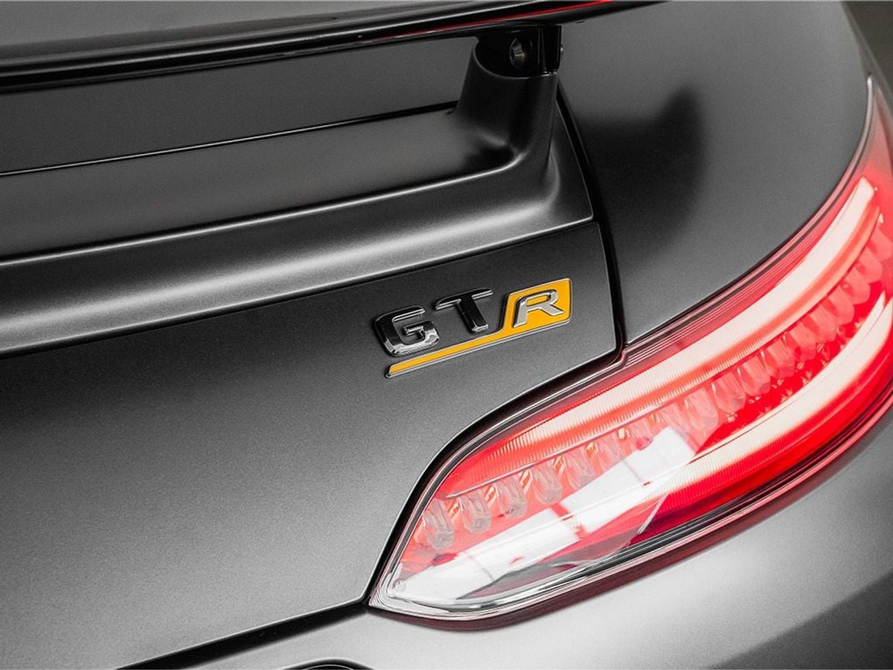 Mercedes-Benz AMG GTR 2018 Mercedes-Benz AMG GTR / 5B Japanese Import