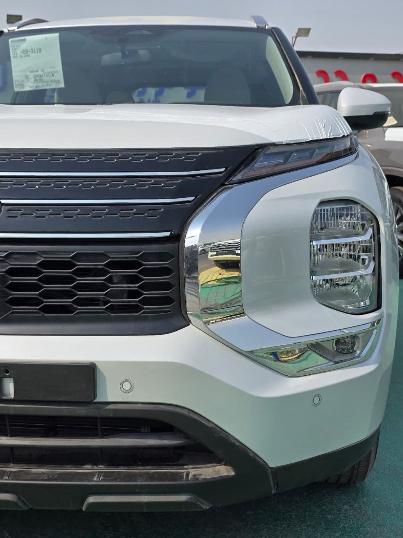 ميتسوبيشي آوتلاندر M-LINE 2.5L 2026