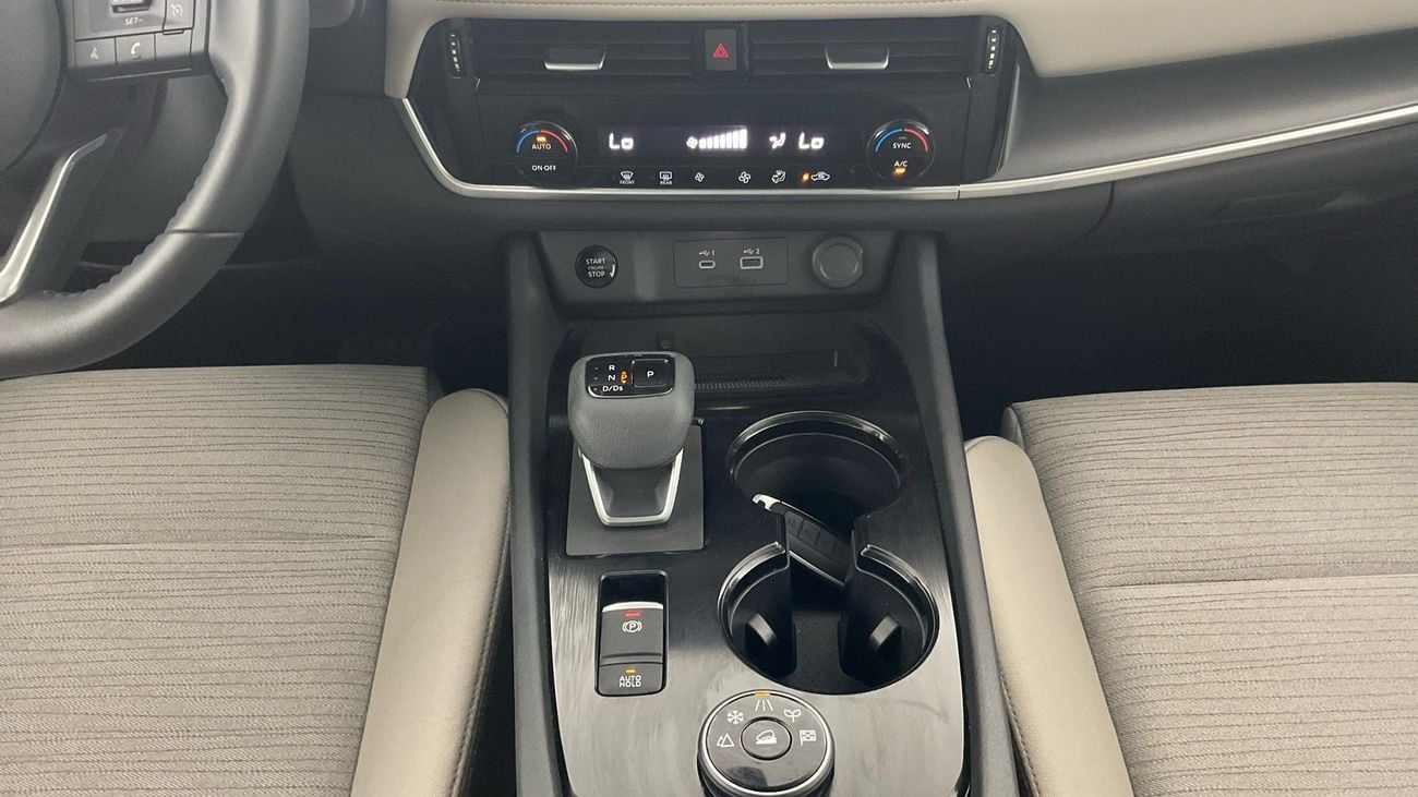 نيسان إكس تريل 2.5 SV 4WD 7STR AUTO | شامل الضمان | 0 ﺪﻔﻋﺓ ﺃﻮﻟﻯ