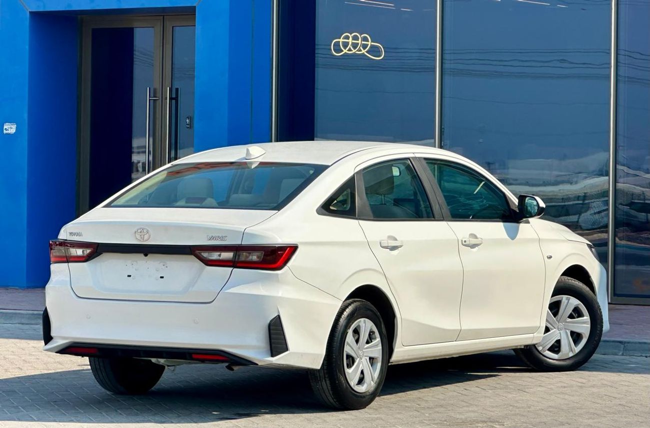 تويوتا يارس 1.5L E