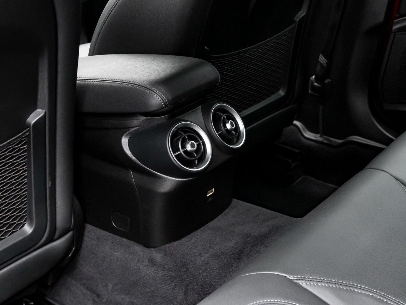 Alfa Romeo Giulia 2024 Alfa Romeo Giulia Quadrifoglio, 2029 Alfa Romeo Warranty + 2029 Service Contract, Low KMs, GCC