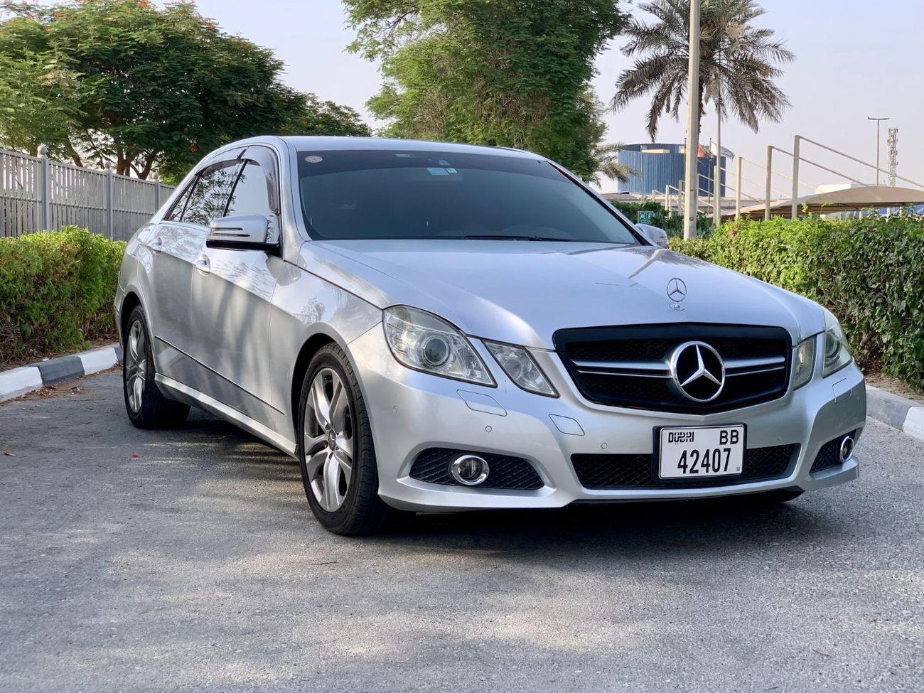 Mercedes-Benz E 350 The Mercedes-Benz E350 is a luxury mid-size sedan featuring a 2.0-liter turbocharged four-cylinder e