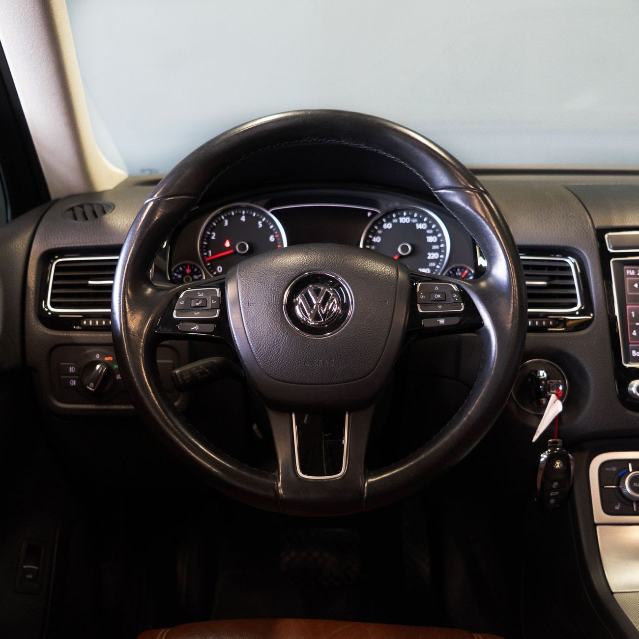 فولكس واجن طوارق AED 1,748 P.M • 0% Downpayment • Volkswagen Touareg R-Line Kit • 1 Year Warranty