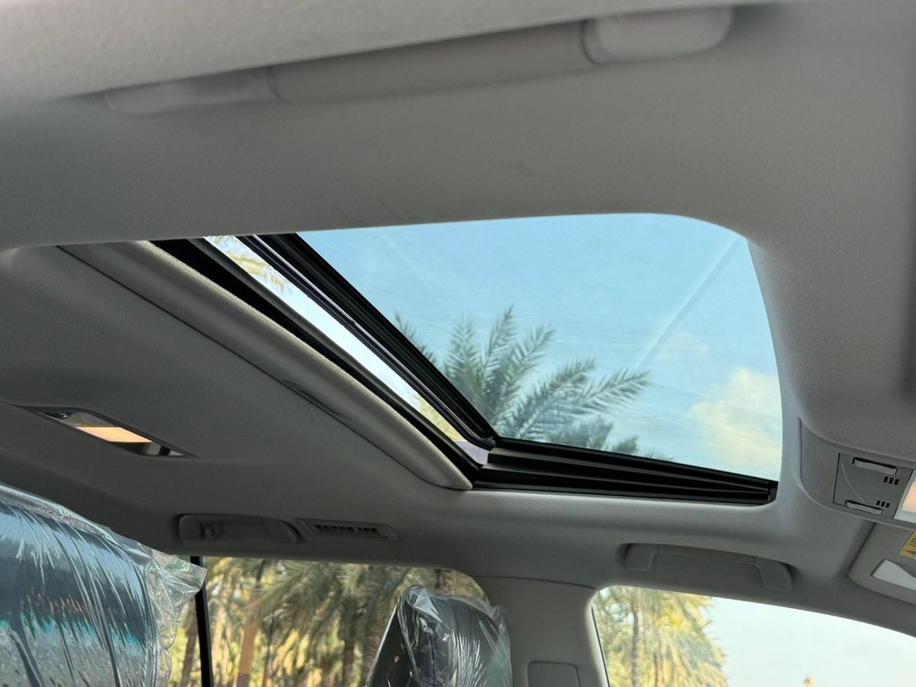 Toyota Land Cruiser 200 Series VX update to Sahara shape