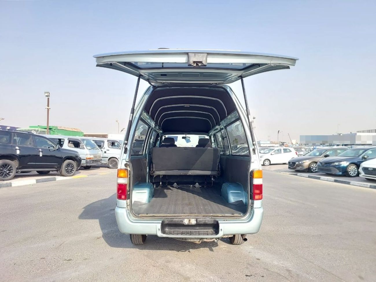 Toyota Hiace TOYOTA HIACE VAN RHD 2002 MODEL 2.4 L PETROL MANUAL(PM01410)