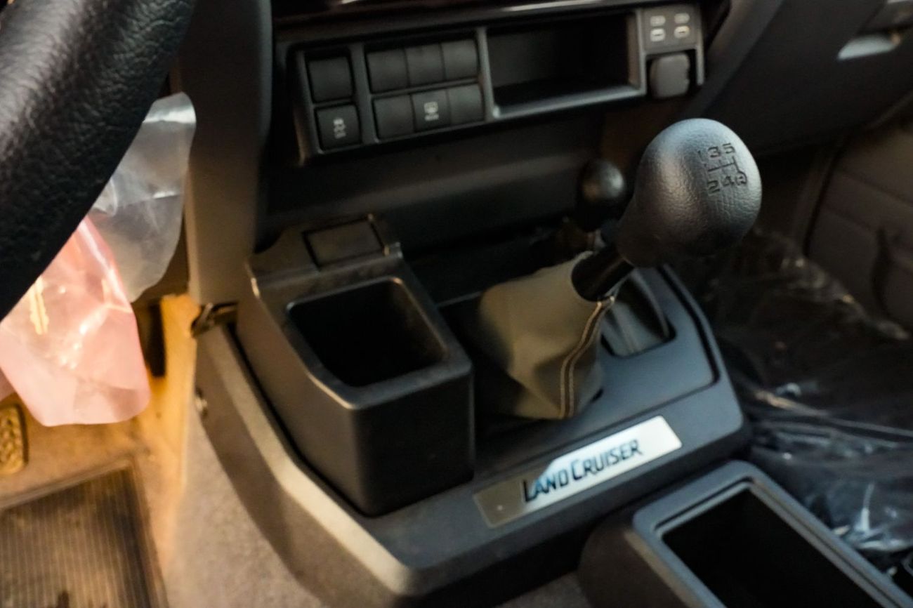 Toyota Land Cruiser 1GR-FE Toyota Land Cruiser 76 Wagon