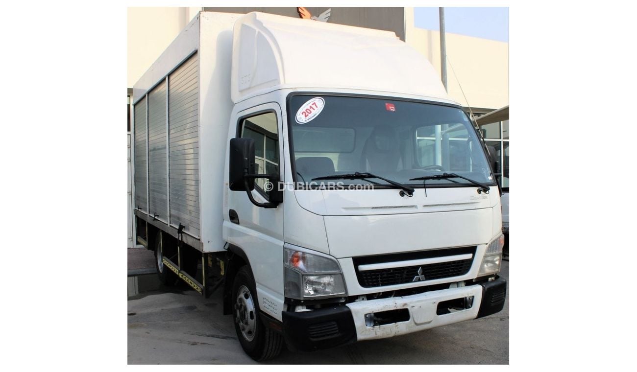 Mitsubishi Fuso Canter Mitsubishi Canter 2017 GCC, excellent condition, diesel without accidents, very clean from inside an