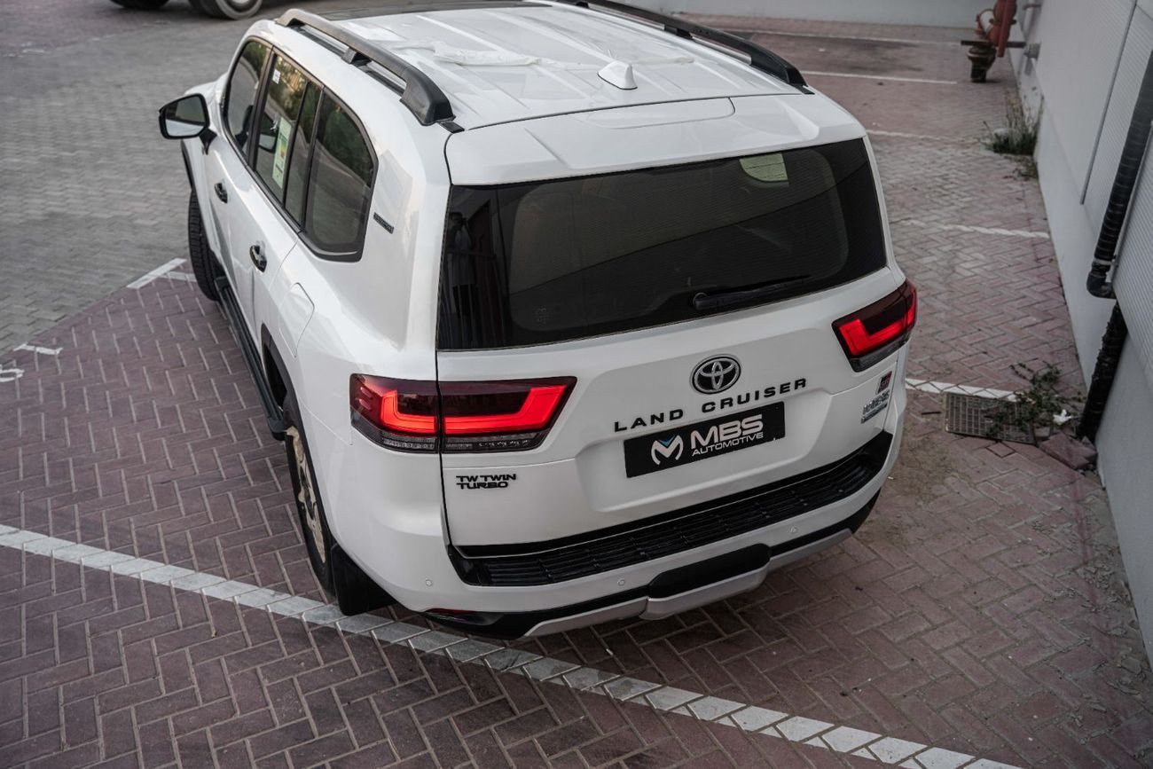 تويوتا لاند كروزر LC300 GR SPORT 3.3L DIESEL FULL OPTION WITH MBS AUTOBIOGRAPHY VIP MASSAGE SEAT AND ROOF STAR LIGHT