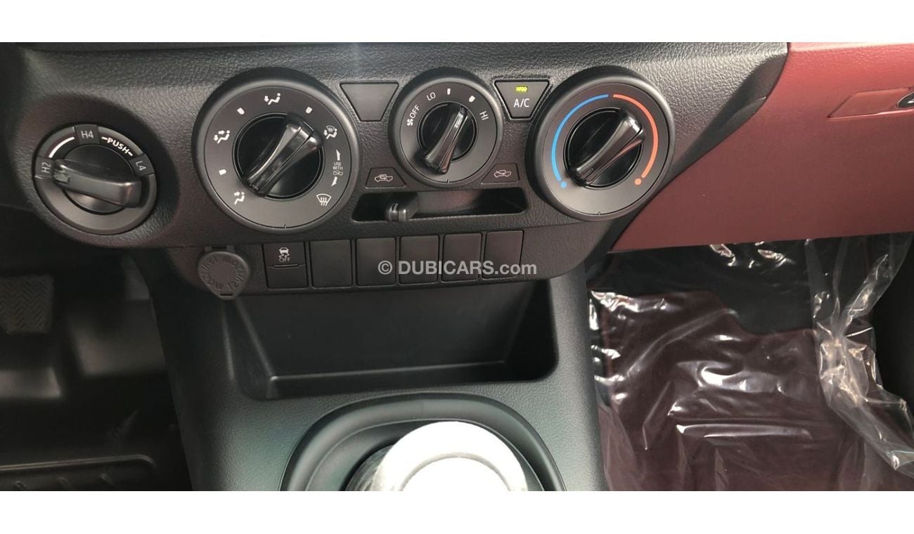 تويوتا هيلوكس تويوتا_هايلكس_2023_2.7