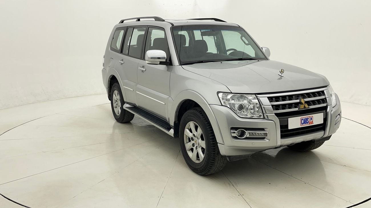 ميتسوبيشي باجيرو GLS MIDLINE 3 | بدون دفعة مقدمة | اختبار القيادة في المنزل