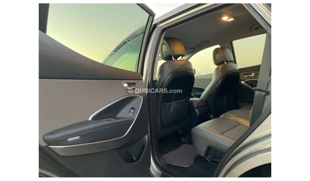 Hyundai Santa Fe “Offer”2018 Hyundai Santa Fe Sports 2.4L V4 AWD 4x4 -  - UAE PASS