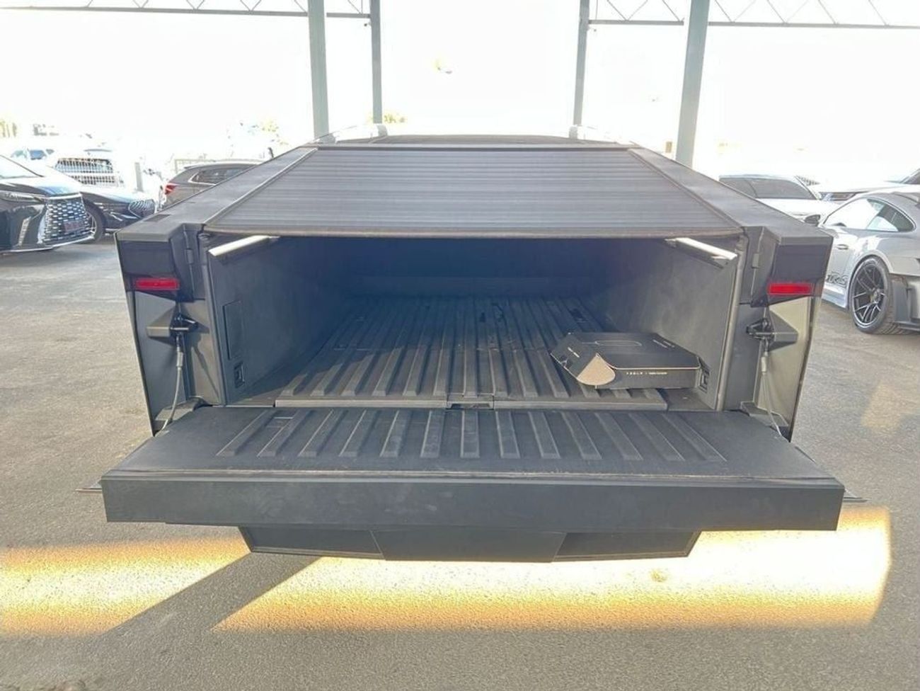 Tesla Cybertruck Tesla Cybertruck Foundatation Series 2025 Model Year