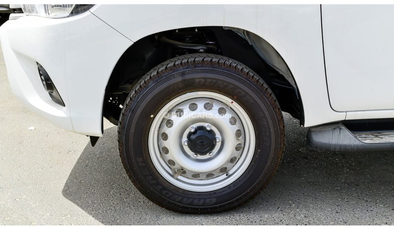 Toyota Hilux 2.4Ltr V4 4X4 Diesel M/T SINGLE Cab - 16″ wheels - red interior