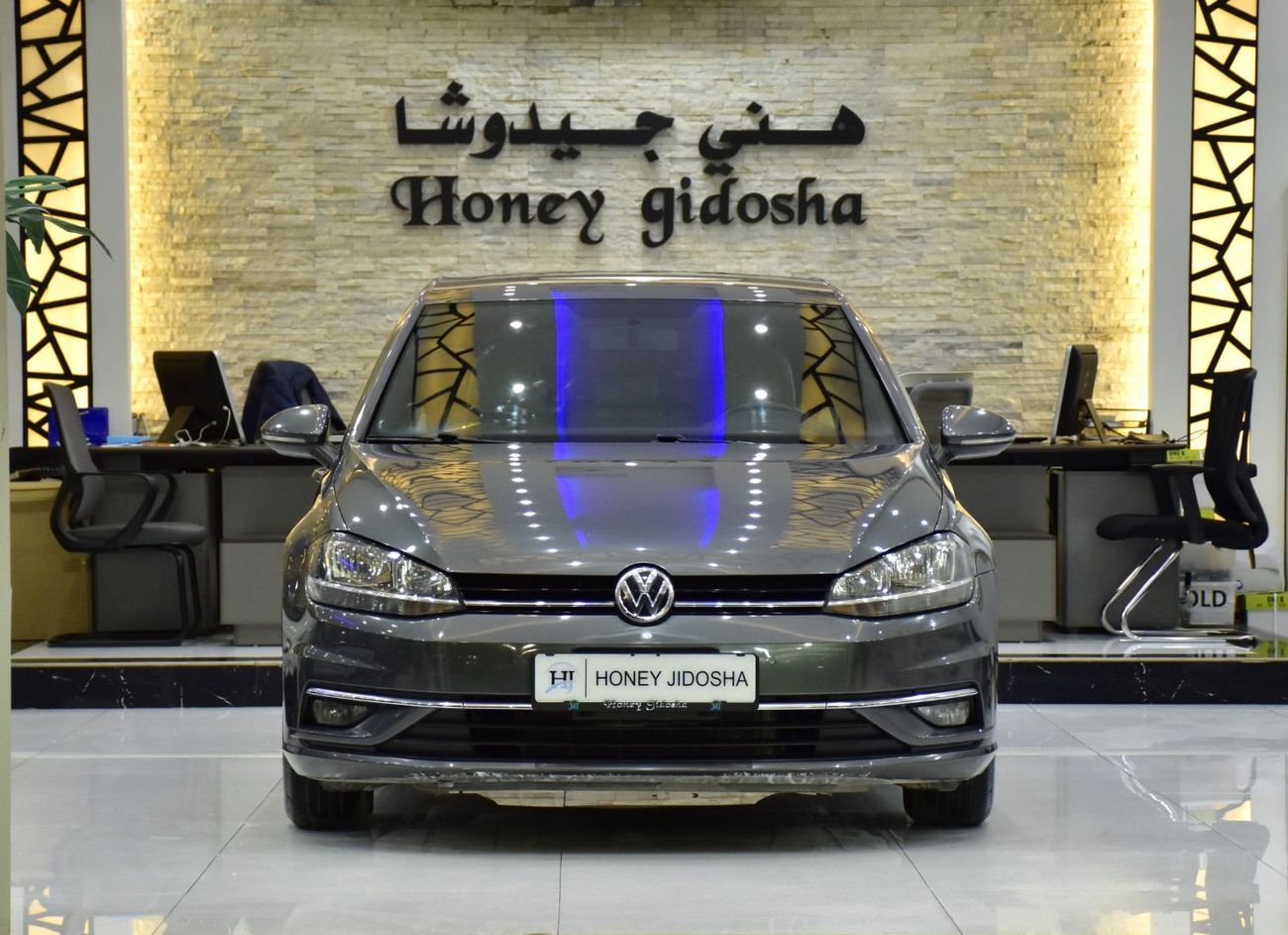 فولكس واجن جولف EXCELLENT DEAL for our Volkswagen Golf TSi ( 2018 Model ) in Grey Color GCC Specs