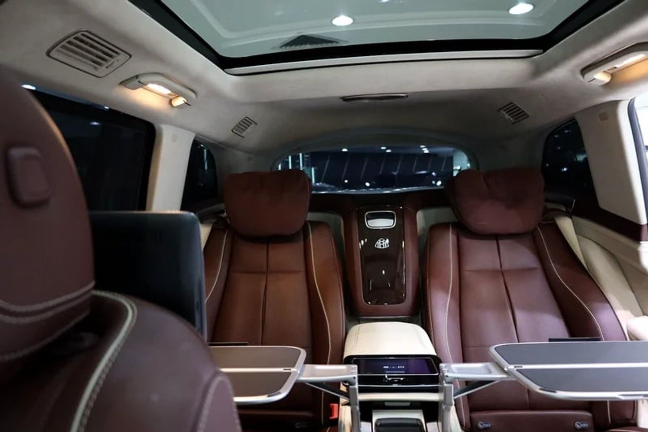 Mercedes Maybach GLS600 Maybach Rear-Seat Entertainment, Rear VIP Seats, Burmester Audio, Panoramic Roof, GCC!