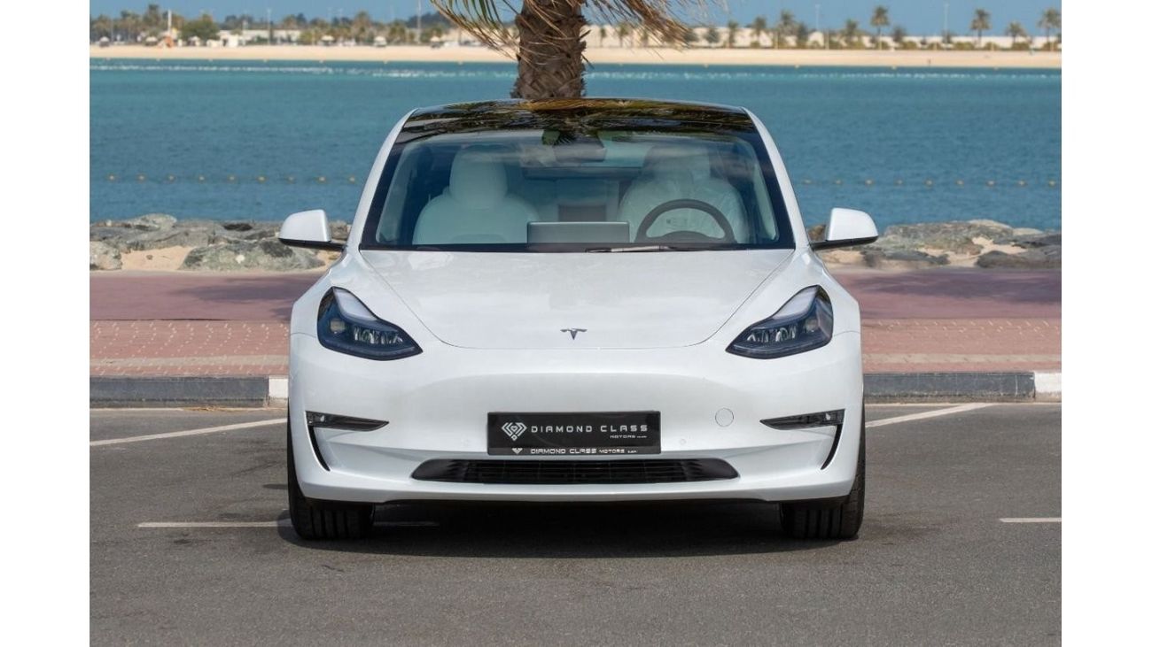Tesla Model 3 Long Range Tesla Model 3 Performance  White Interior  GCC 2022 9,400 KM Auto Pilot AED Under Warrant