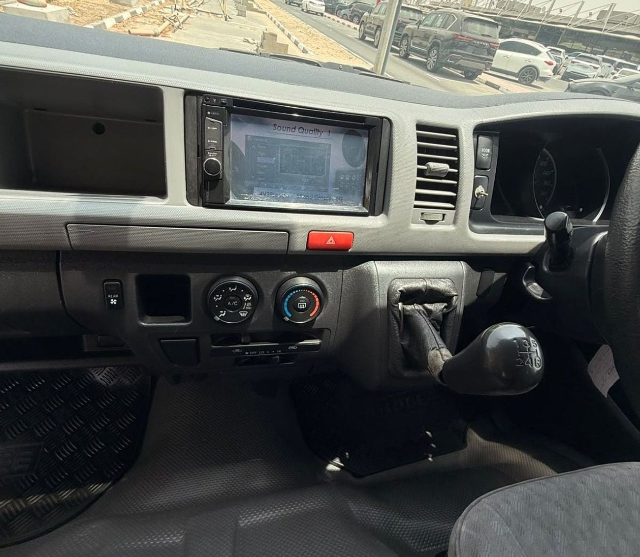 تويوتا هاياس 3.0 Diesel Engine - MT - 2WD