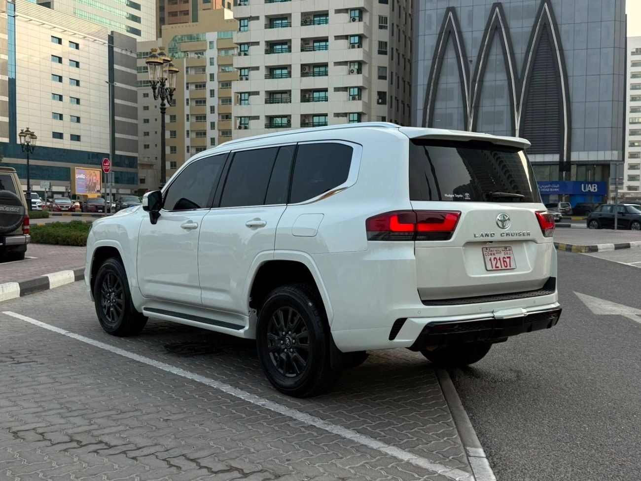 تويوتا لاند كروزر VXR