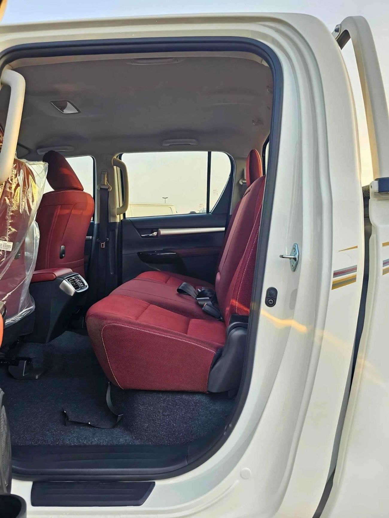 Toyota Hilux SR5 WIDE BODY DOUBLE CABIN/2.7L PETROL A/T/PUSH START/ AUTO & DUAL AC/ ALLOY WHEEL/CODE#HP27SR5AK