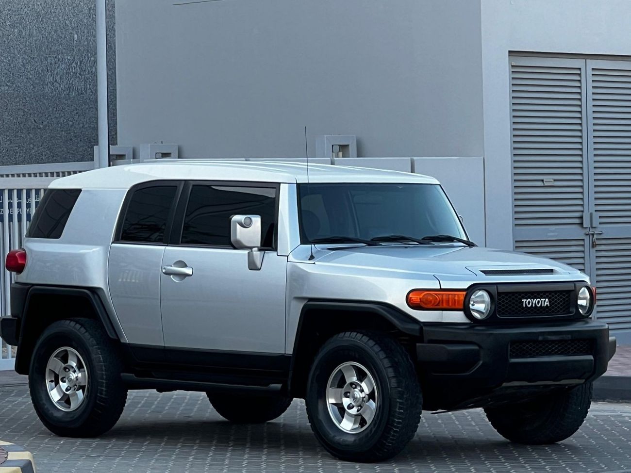 تويوتا إف جي كروزر TOYOTA FJ 2008 GCC GOOD CONDITION INSIDE OUT SIDE