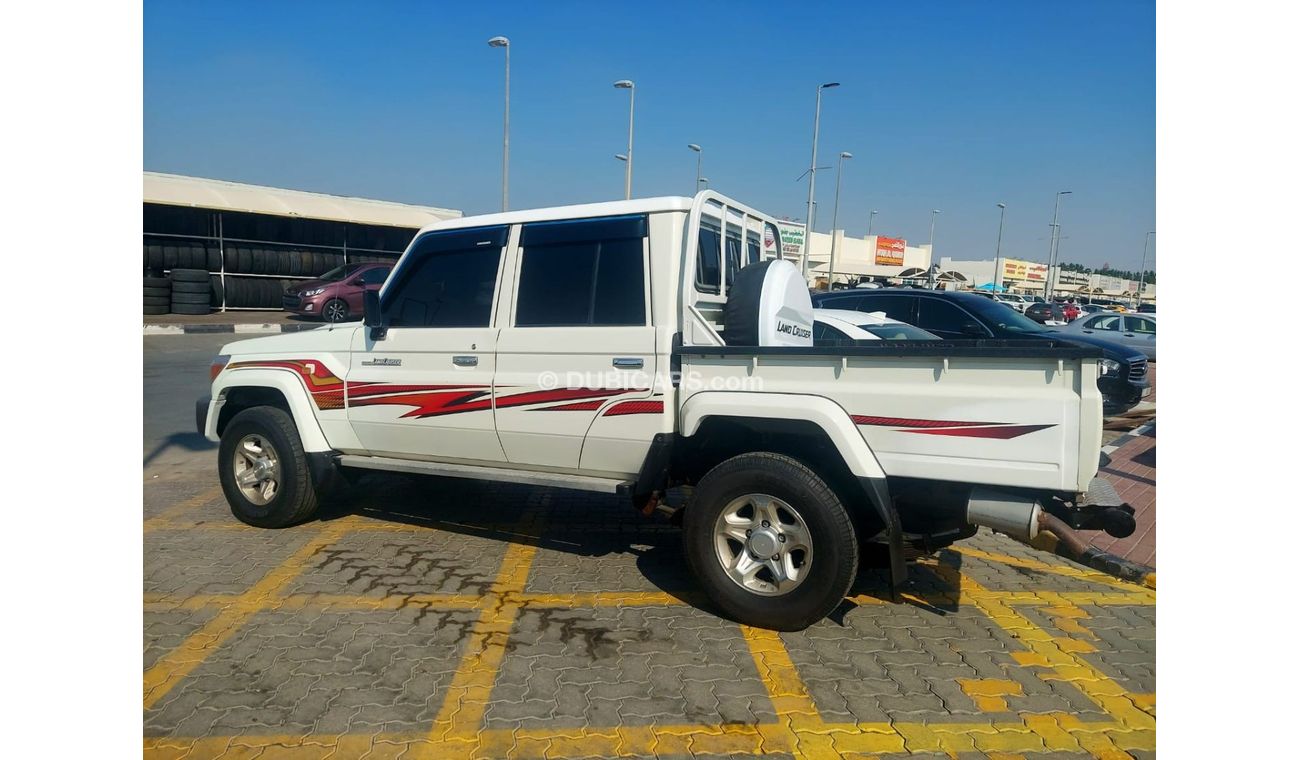 Toyota Land Cruiser Pick Up DC 4.2L DIESEL 6 CYLINDER MANUAL TRANSMISSION