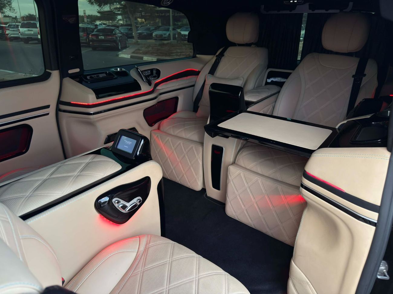 مرسيدس بنز V 250 GCC SPEC NEAT AND CLEAN