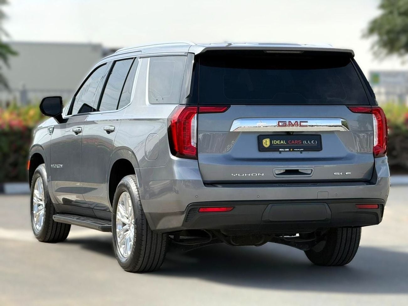 GMC Yukon SLE 5.3L 4WD (8 Seater) GMC YUKON SLE | YEAR: 2021 | GCC SPECS | KMS: 118,000 | FULL-SERVICE HISTORY