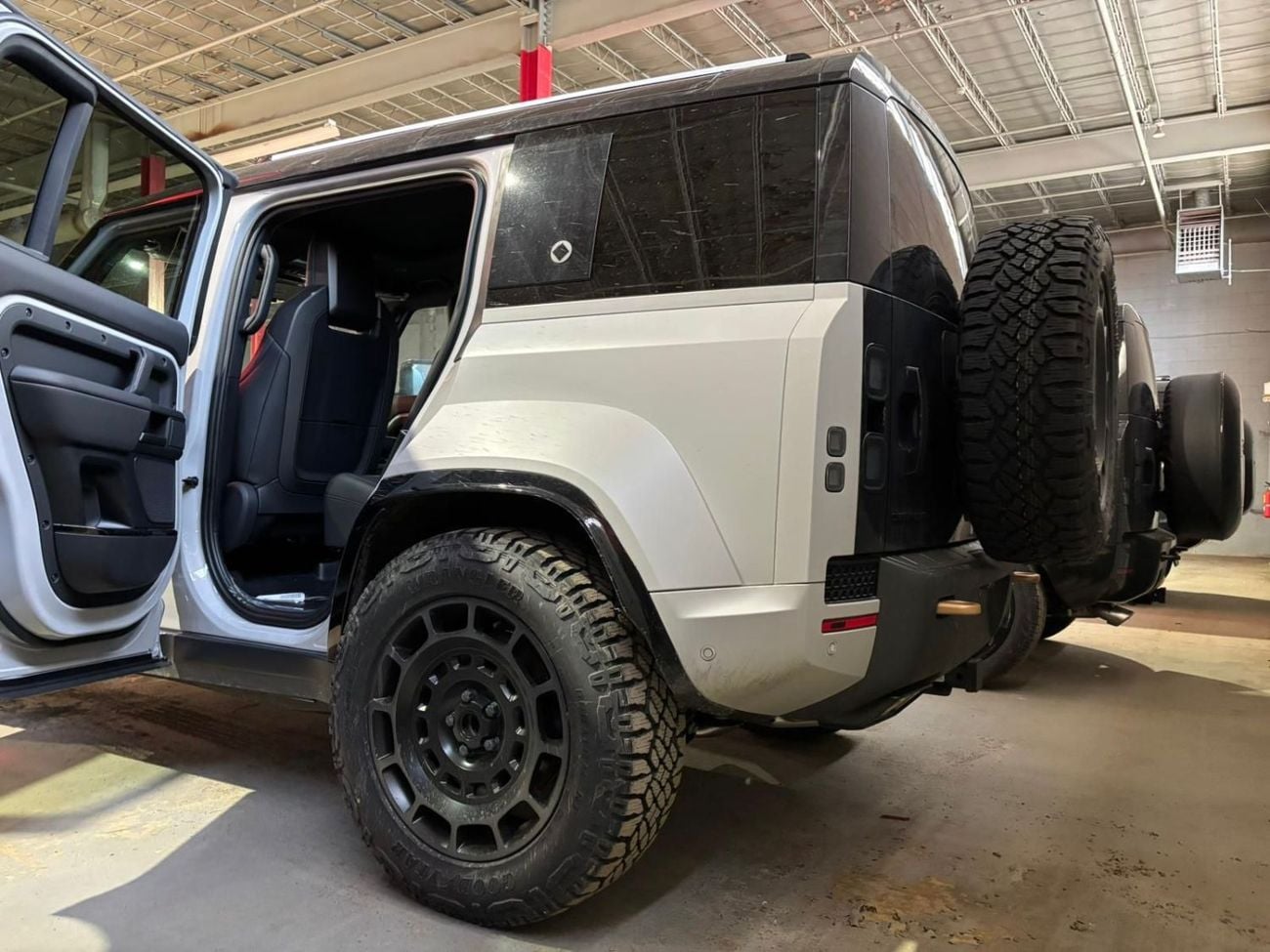 Land Rover Defender Land Rover DEFENDER OCTA 2026